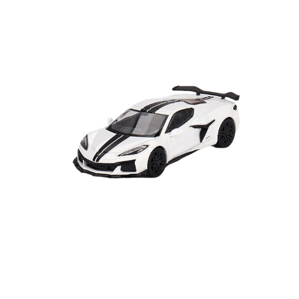 1:64 scale Chevrolet Corvette Z06 2023 Arctic White